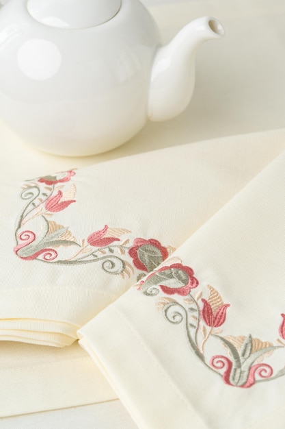 ręcznie haftowane serwetki